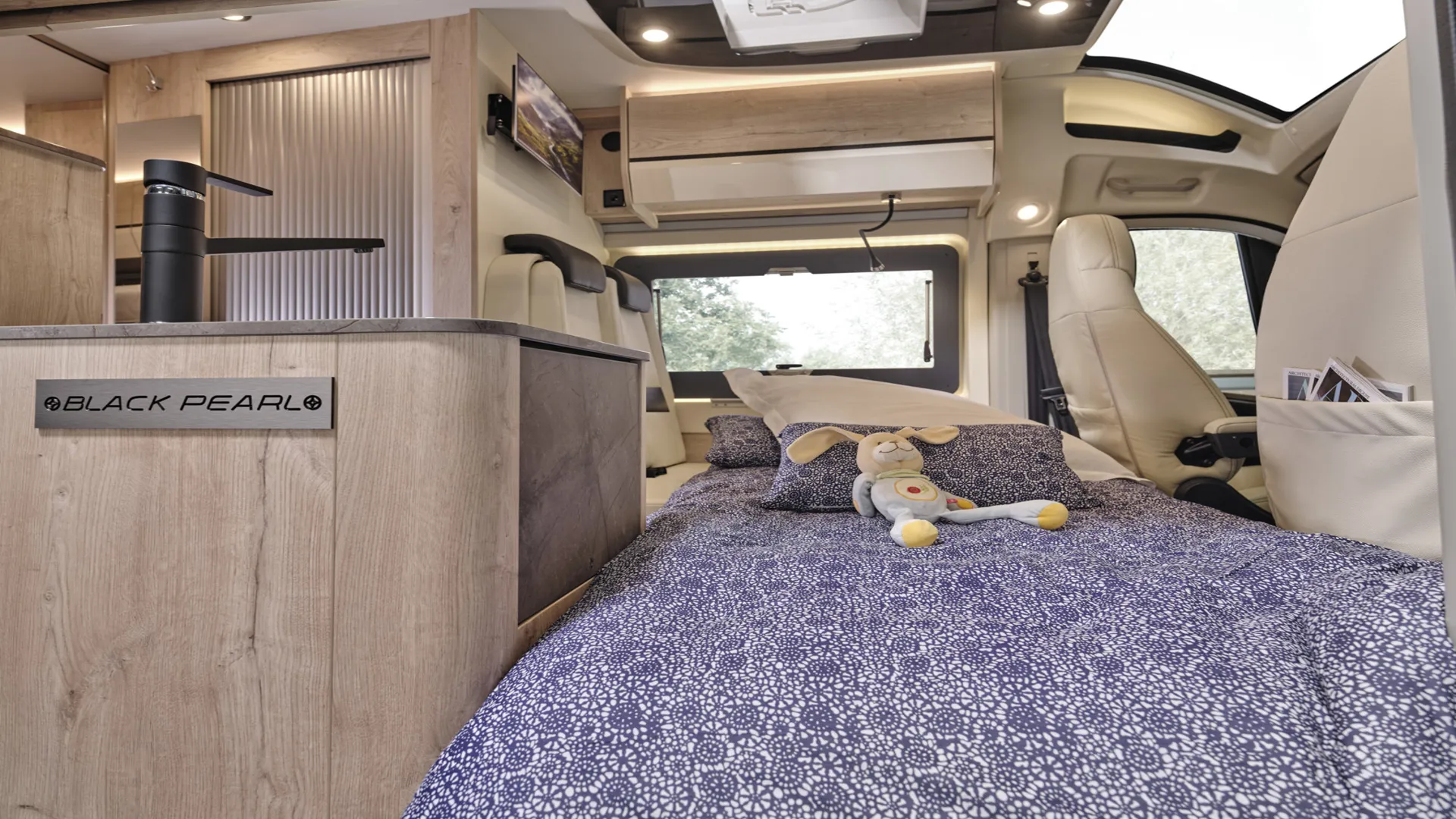 Fleurette Florium Black Pearl Campervan Front Bed