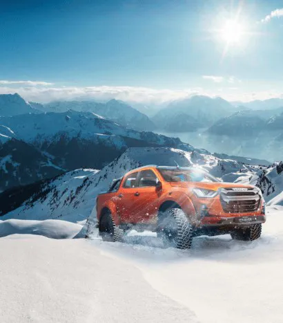 Isuzu D Max Towing Car 3