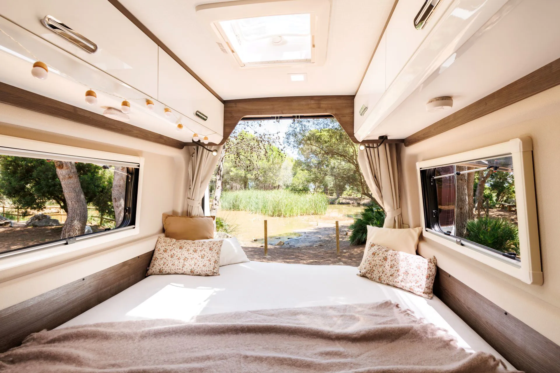 Benivan 122 Rear Bed 1 Resize