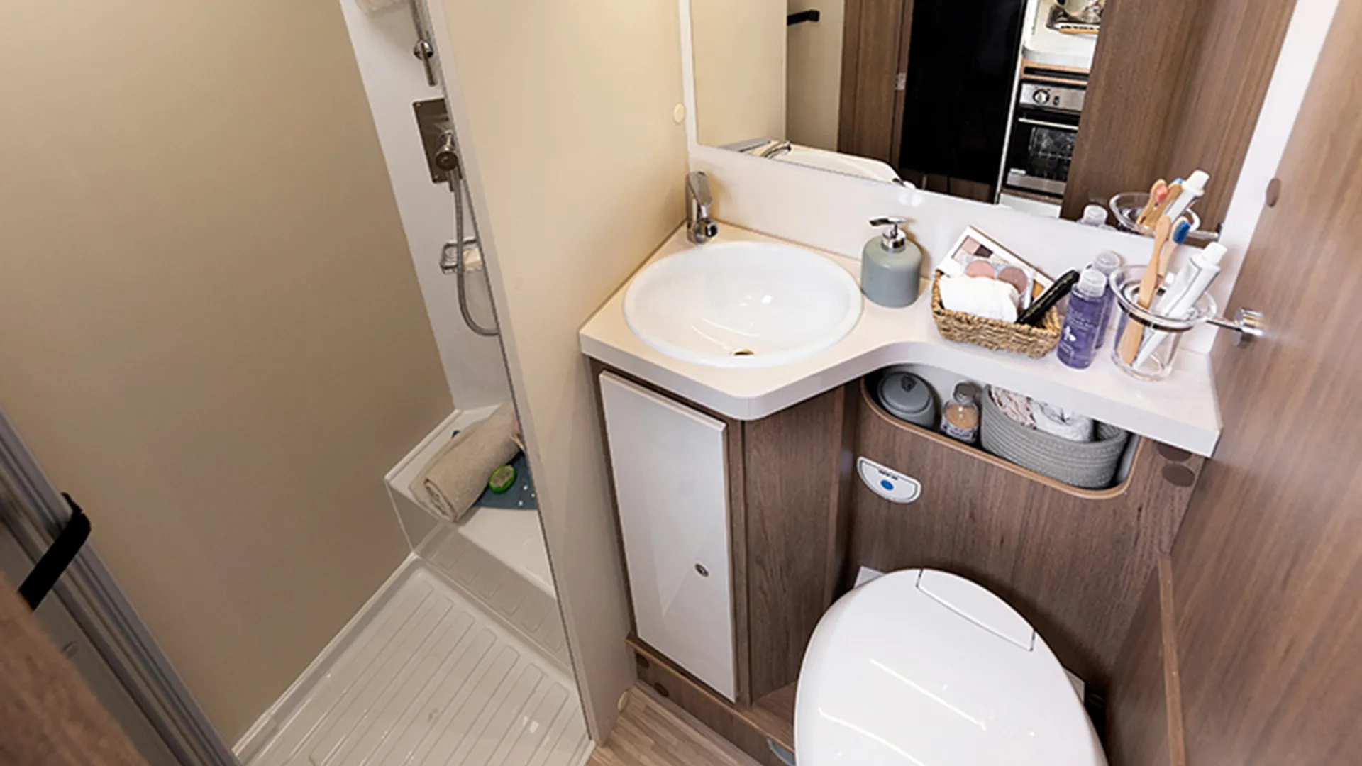 Elnagh Baron 560 Bathroom