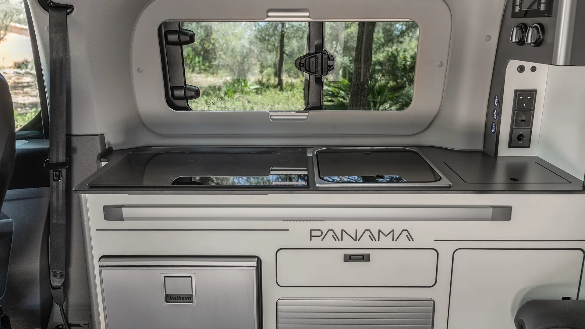 Panama P10E Hybrid Kitchen