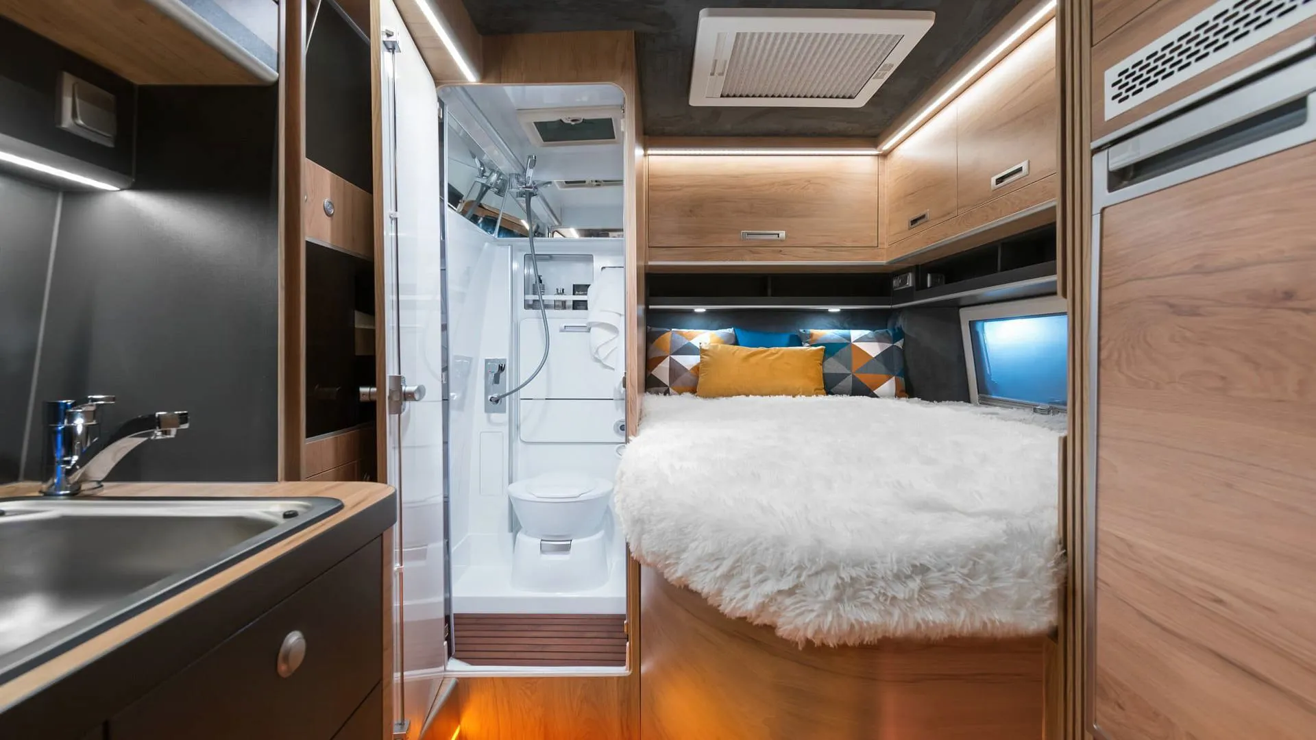 Globe Traveller Voyager Inside