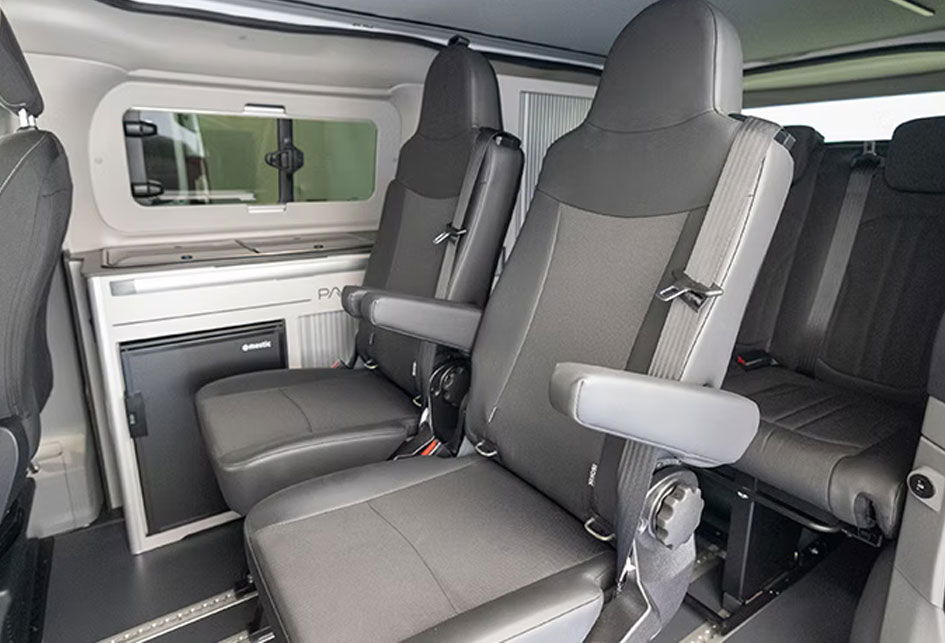 P12-7-seater.jpg