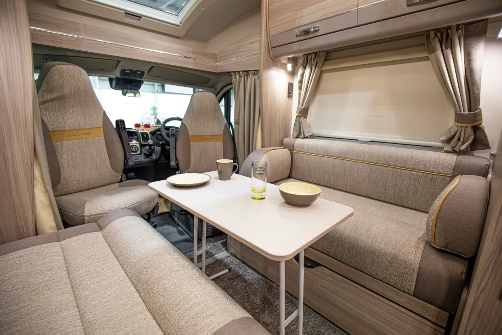 Elddis Evolution 194 10 Dinette
