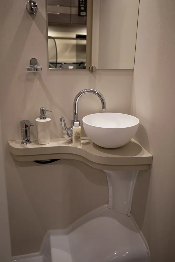 Elddis Evolution 194 22 Bathroom Sink