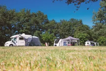 Camping Village De La Guy Vdlg Heb Emplacements 02 432X288