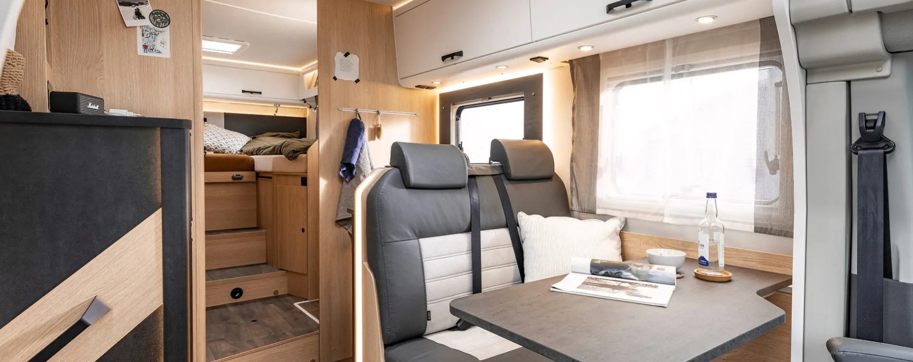 Sunlight Lowprofiles Adventure Edition T680 Ford Inside