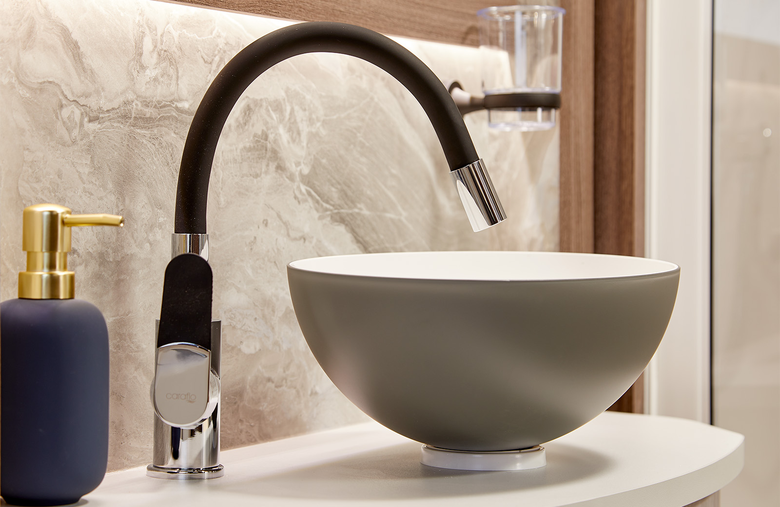 Coachman Lusso III Twin Axle 4 Berth Fixed Separate Beds Caravan Style Wash Basin