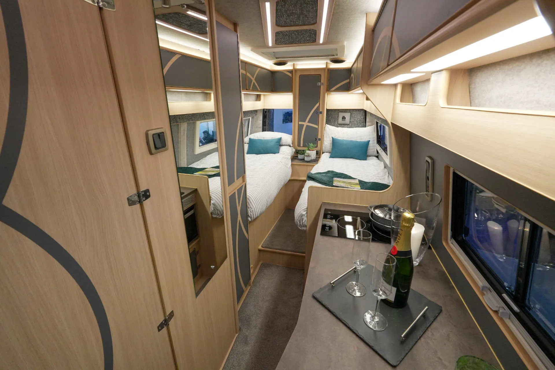 IH Iveco 710 IFLG REAR BEDROOM 2