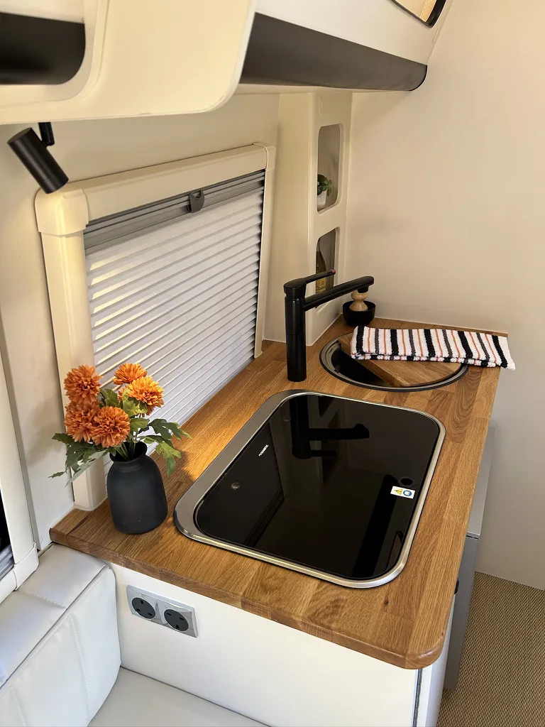 Barefoot Eclipse Kitchen