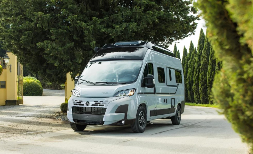 Etrusco CV 600DB Plus External View On Road