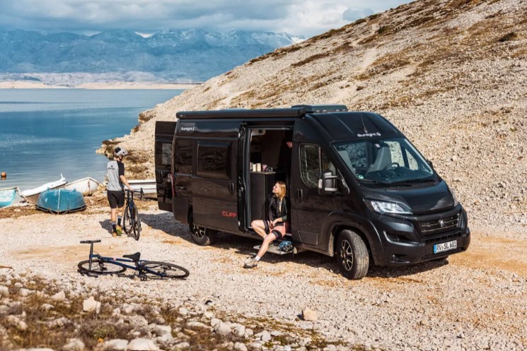 Sunlight Cliff Adventure 602 Campervan At The Beach