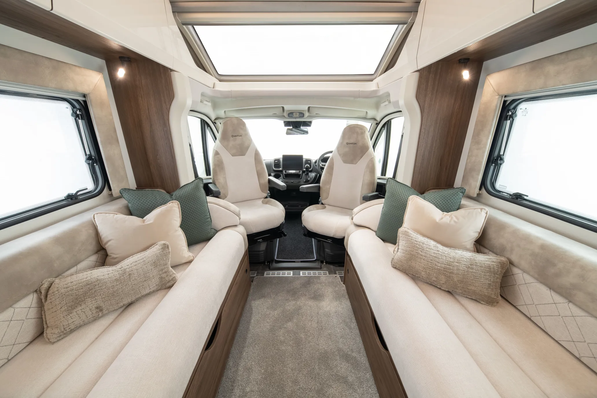 Buccaneer Quantum F 4F 4